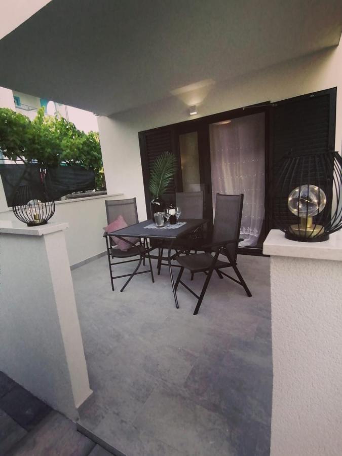 Apartmani Zoric Vodice Rom bilde