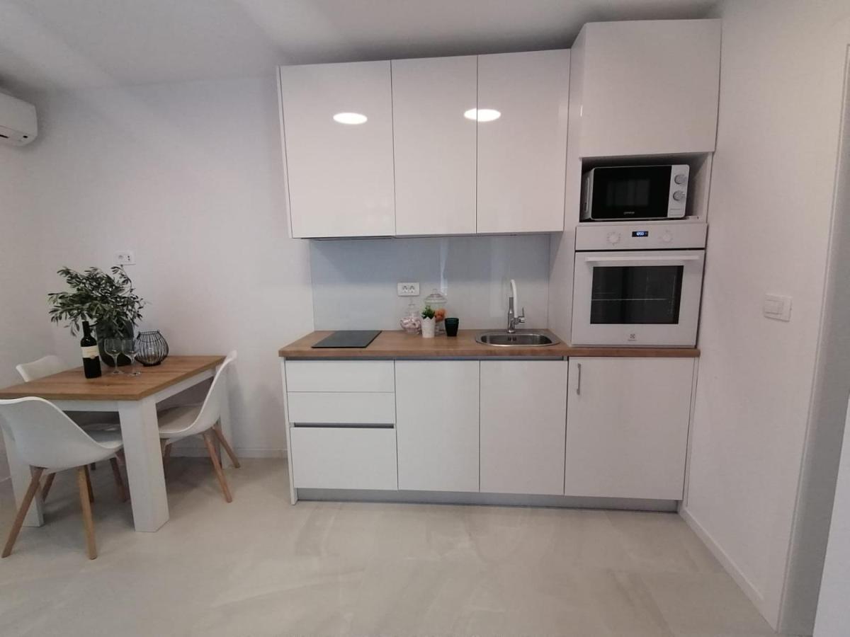 Apartmani Zoric Vodice Rom bilde