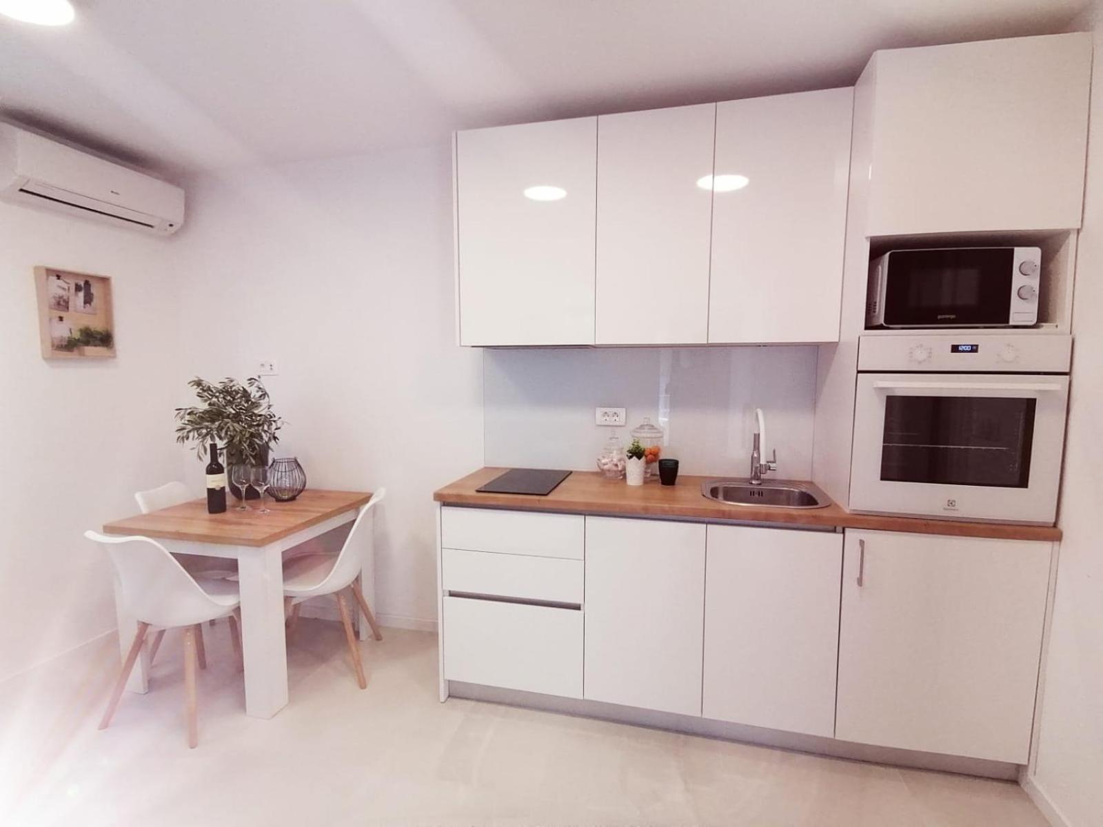 Apartmani Zoric Vodice Rom bilde