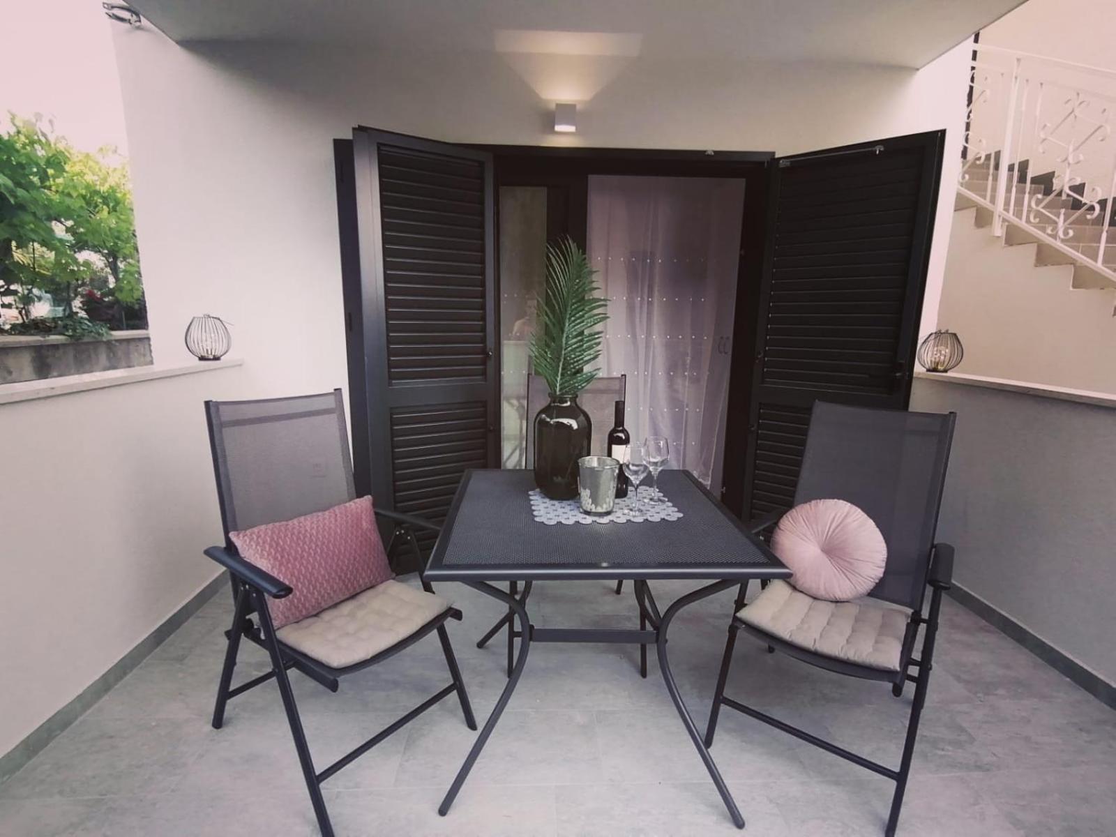 Apartmani Zoric Vodice Rom bilde