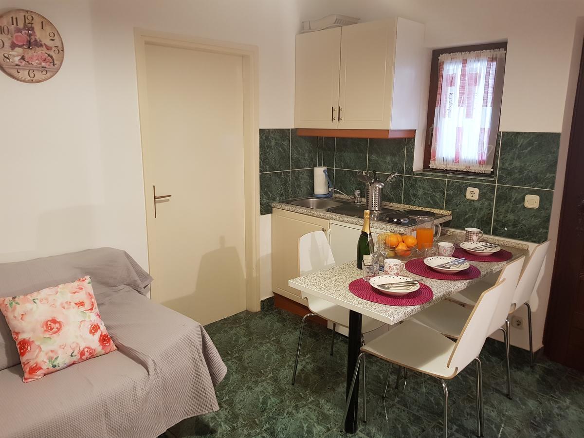Apartmani Zoric Vodice Eksteriør bilde