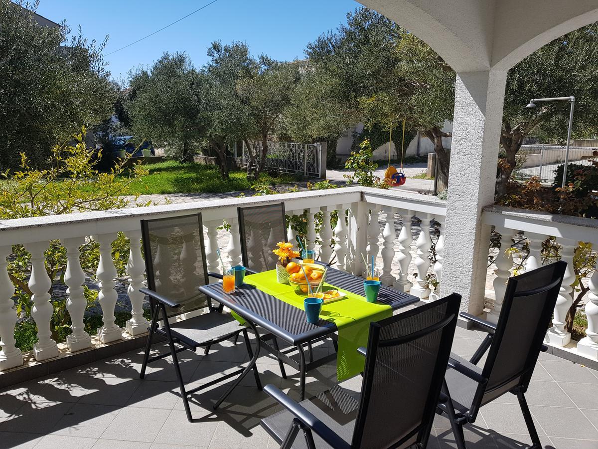 Apartmani Zoric Vodice Eksteriør bilde