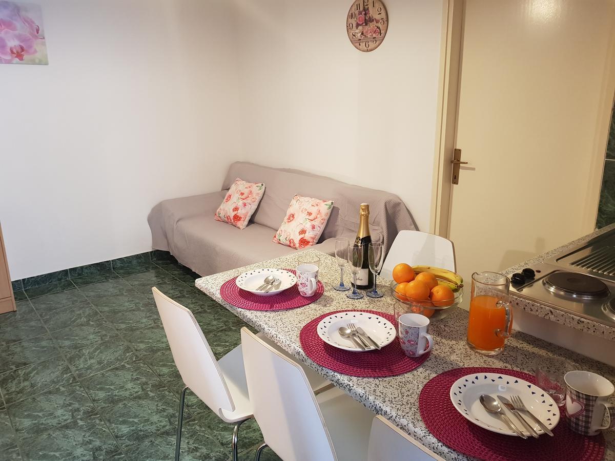 Apartmani Zoric Vodice Eksteriør bilde